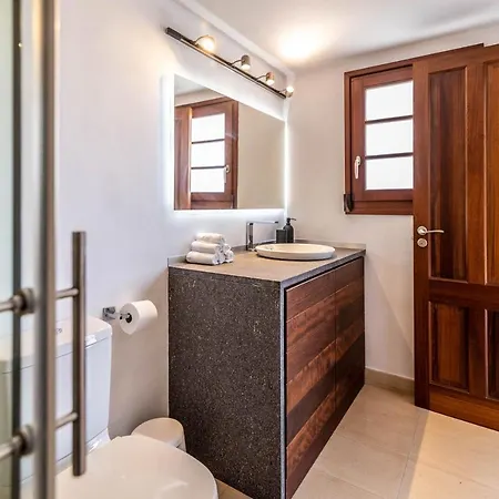 Villa Luxury 3 Bed With Heated Pool - Nueva Andalucia Marbella