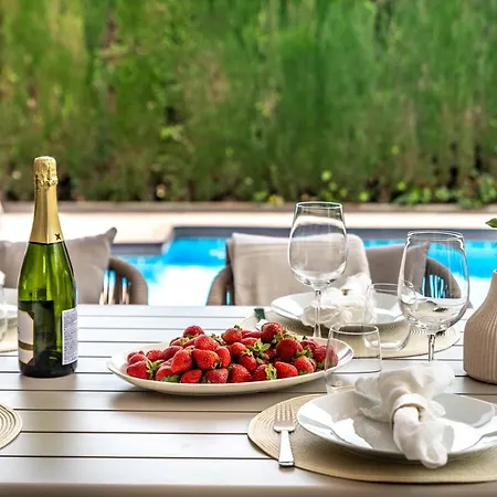 Villa Luxury 3 Bed With Heated Pool - Nueva Andalucia Marbella
