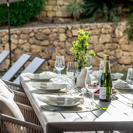 Villa Luxury 3 Bed With Heated Pool - Nueva Andalucia